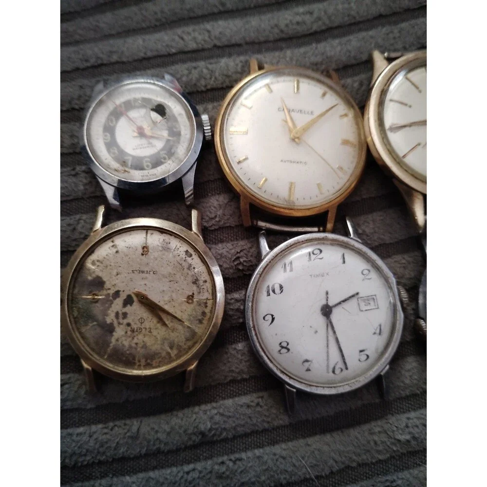 Lot of 6 vintage men's watches, Caravelle, Timex, and more